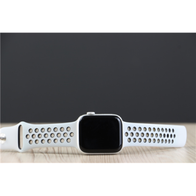 Használt Apple Watch SE 44mm Nike