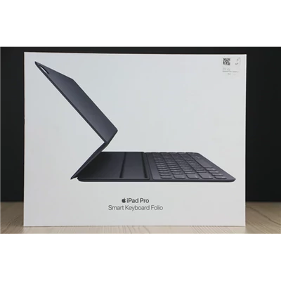 Használt Apple iPad Pro 12.9" - Smart Keyboard Folio - A2039 Német US-3389