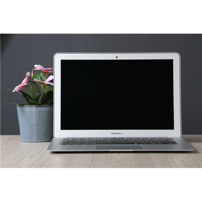 Használt Apple Macbook Air 13" 2017 128/ 8GB Silver HUN A US-6672