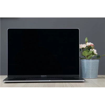 Használt Apple Macbook Pro 15" 2018 512/16GB i7 Space Gray HUN C US-6817