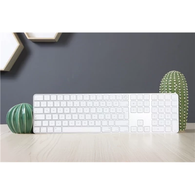 Újszerű Apple Magic Keyboard w/ Numpad HUN US-7215