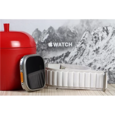 Használt Apple Watch Ultra 49mm Natural Titanium A US-7617