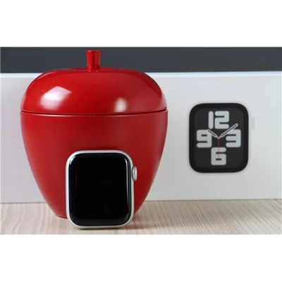 Használt Apple Watch Series SE 40mm ezüst GPS A US-7688