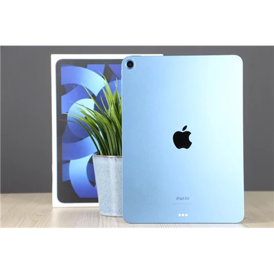 Használt Apple iPad Air 5 64GB kék Wifi A US-8226