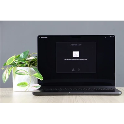 Használt MacBook Pro 14" M3 Max 14C/30C 2TB / 96GB asztro fekete US-8236