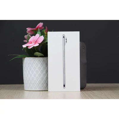 Új Apple iPhone Air 1TB Cloud White US-7266