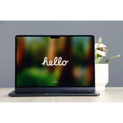 Használt Apple Macbook Air 13" M3 256/ 8GB midnight HUN C+ US-8209