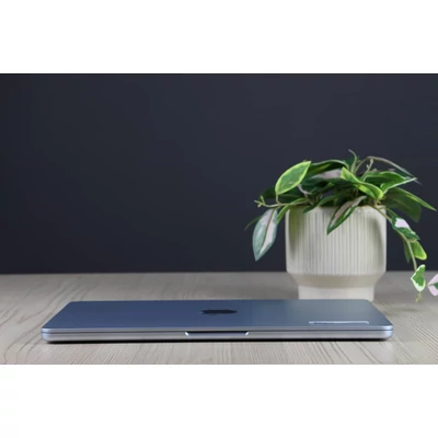Újszerű MacBook Air 13" M4 256/ 16GB égkék HUN A+ US-8303