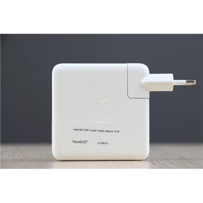 Használt USB-C gyári Apple adapter kábellel 87W