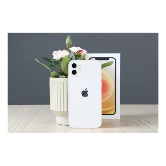 Használt Apple iPhone 12 64GB fehér B US-6132
