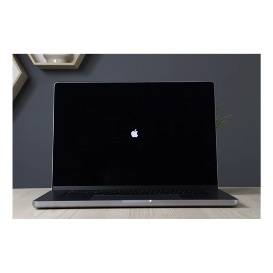 Használt Apple MacBook Pro 16" M2 Pro 512/ 16GB Space Gray HUN B US-6812