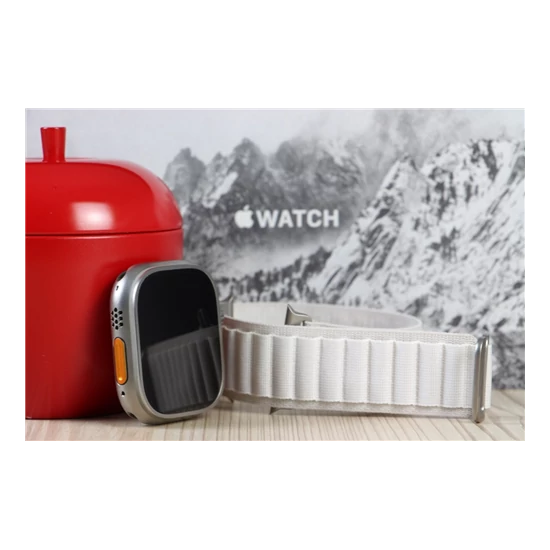 Használt Apple Watch Ultra 49mm Natural Titanium A US-7617